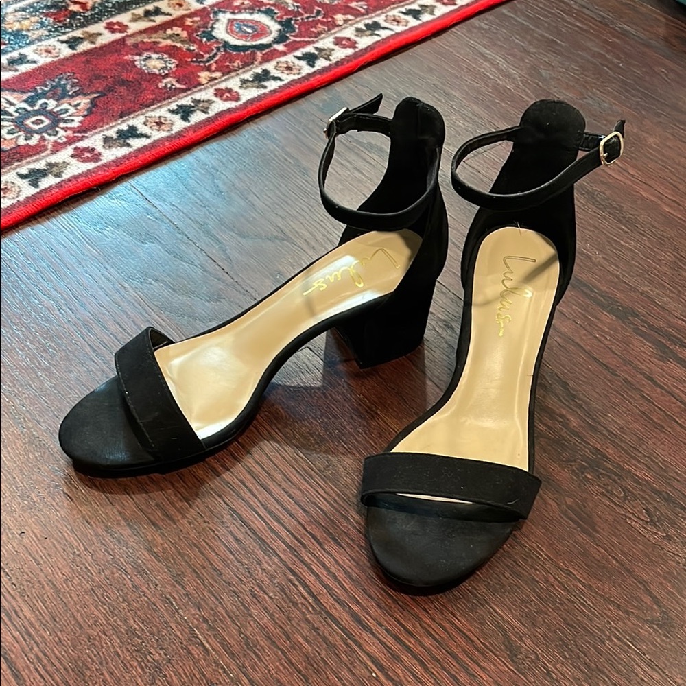 Lulu’s Block Heel Black